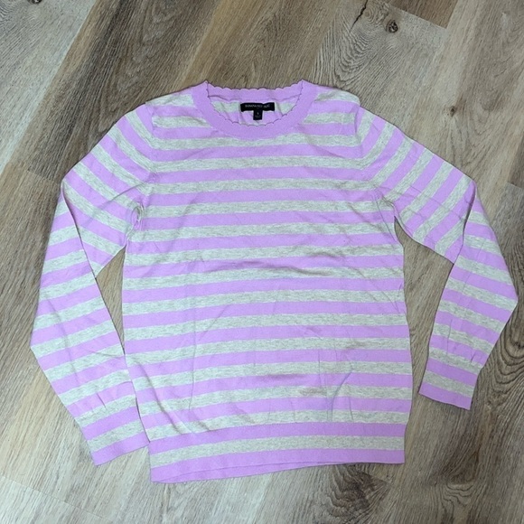 Beautiful Banana Republic Purple and Grey Rayon Blend Scallop Neck Sweater Small - Picture 1 of 4